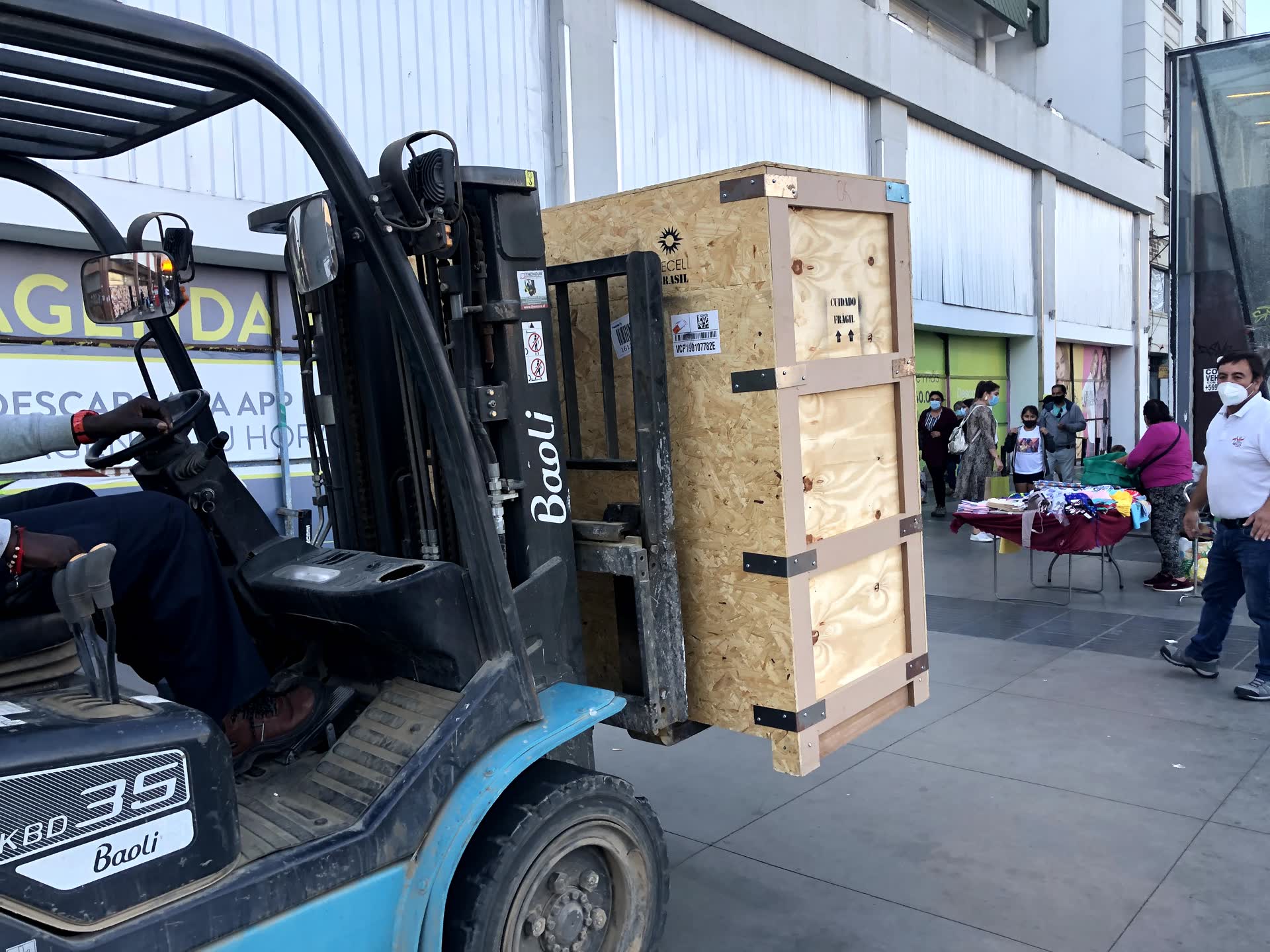 Maquinaria arrendada en Falabella