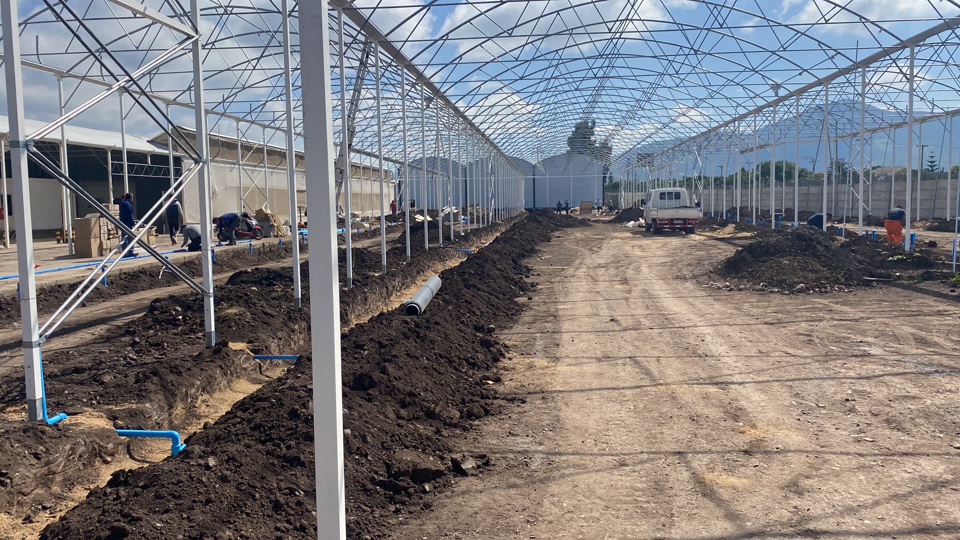 Maquinaria en planta hidropónica de Quillota