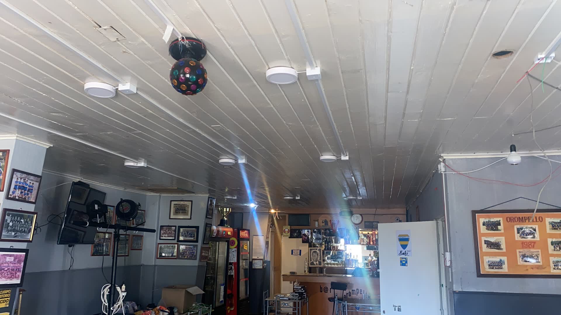 Instalación de sistema eléctrico en Orompello